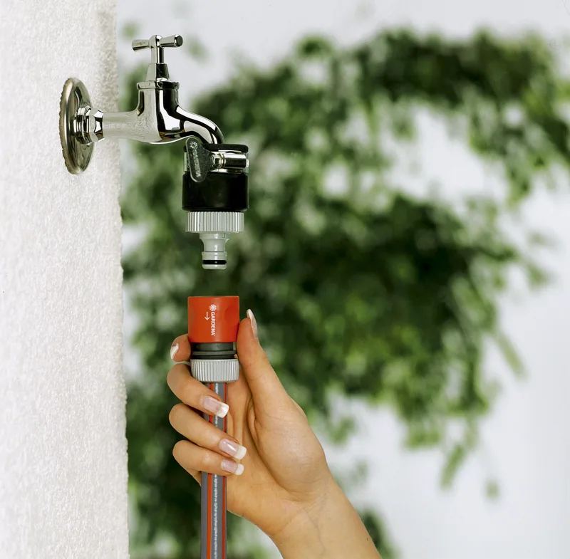 Gardena 2908-20 Adaptador de grifo universal para conectar la manguera de - 1 unidad