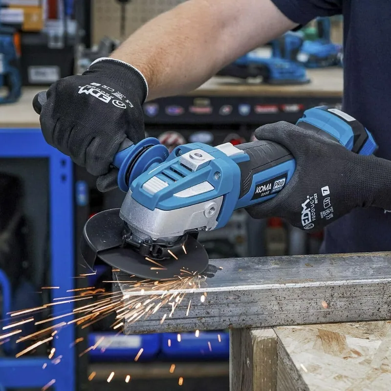 Koma Tools 08760 Amoladora 20V Pro Series con batería 4.0 Ah y cargador